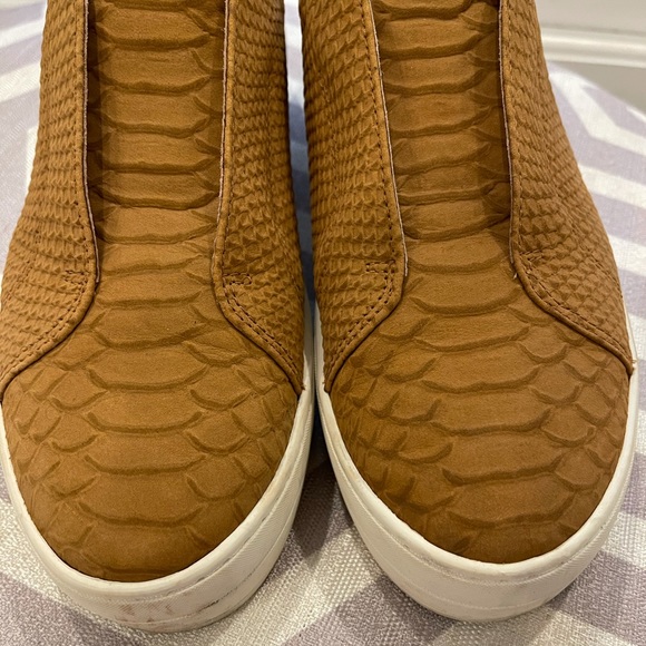 J Slides Heidi Tan Embossed Croc size 8 - Picture 4 of 12